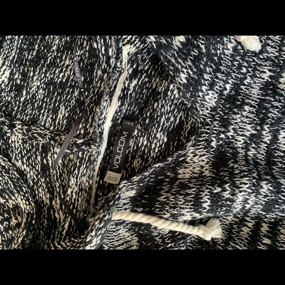 Volcom Sweater - Picture 2 of 3